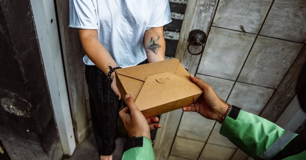 Работа в Boxberry: зарплата курьера и сотрудника ПВЗ